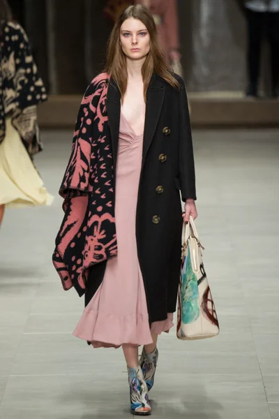 Look 28